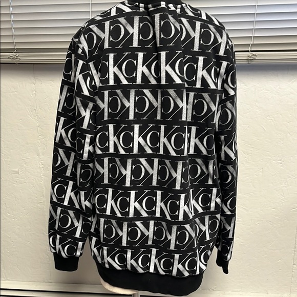 Calvin Klein Black and White Crewneck Sweater - Picture 3 of 3